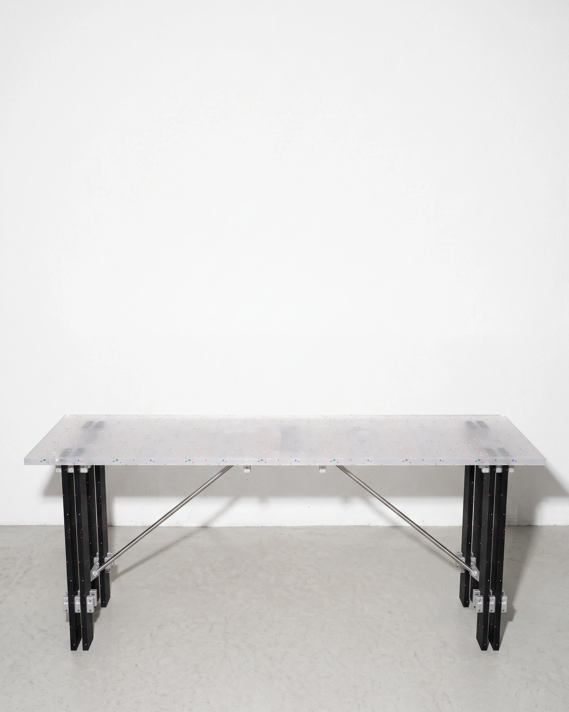 Toastmaster, table 1800, translucent, colour flecks: front view